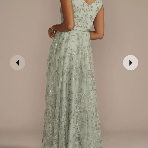 NWT Lace Sequin Gown 🍃 - Picture 3 of 4